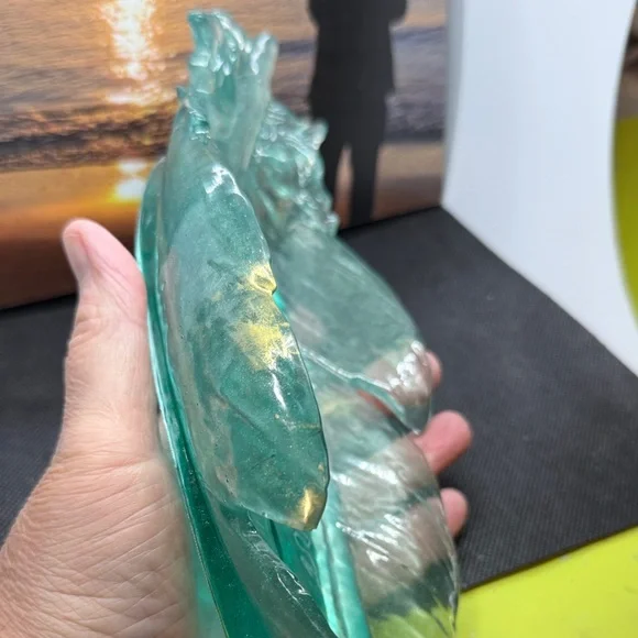 Elegant Resin Leaf Art Piece - Picture 7 of 14